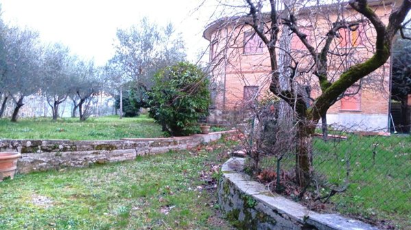 casa indipendente in vendita a Bettona