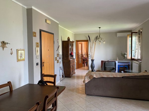 appartamento in vendita a Bettona in zona Colle