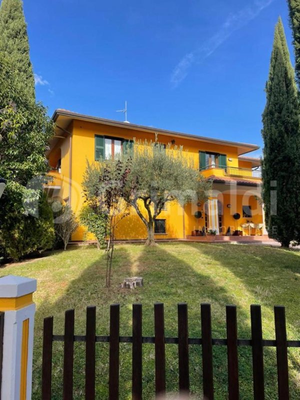 casa indipendente in vendita a Bettona in zona Passaggio