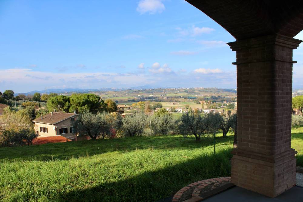casa indipendente in vendita a Bettona