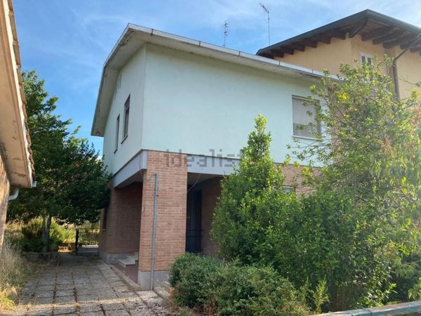 casa indipendente in vendita a Bettona