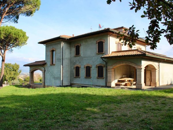 casa indipendente in vendita a Bettona