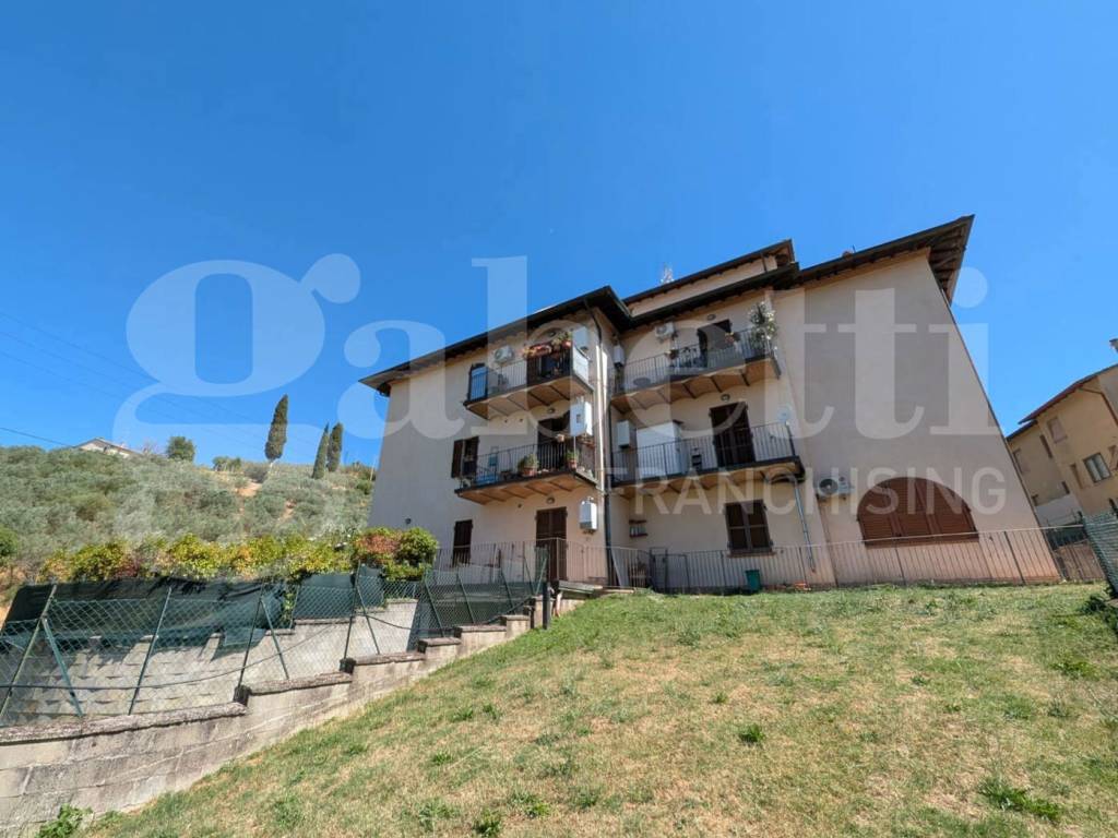 appartamento in vendita a Bettona in zona Colle