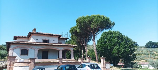 casa indipendente in vendita a Bettona