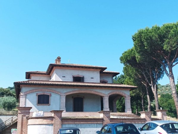 casa indipendente in vendita a Bettona
