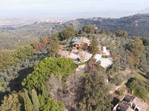 casa indipendente in vendita a Bettona in zona Colle