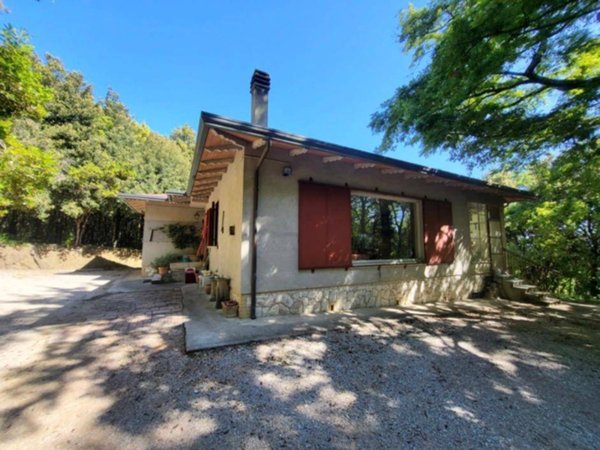 casa indipendente in vendita a Bettona