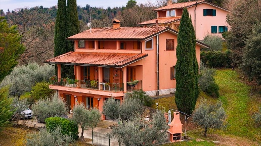 casa indipendente in vendita a Bettona