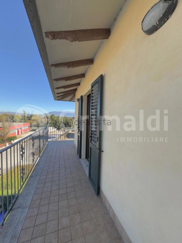 appartamento in vendita a Bettona in zona Passaggio