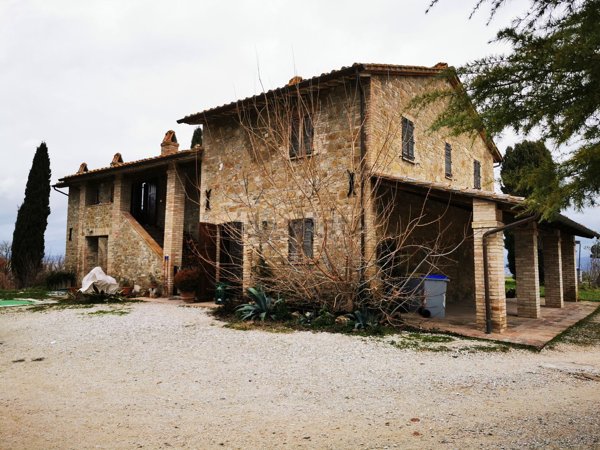 casa indipendente in vendita a Bettona