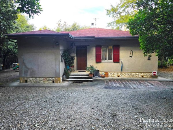 casa indipendente in vendita a Bettona