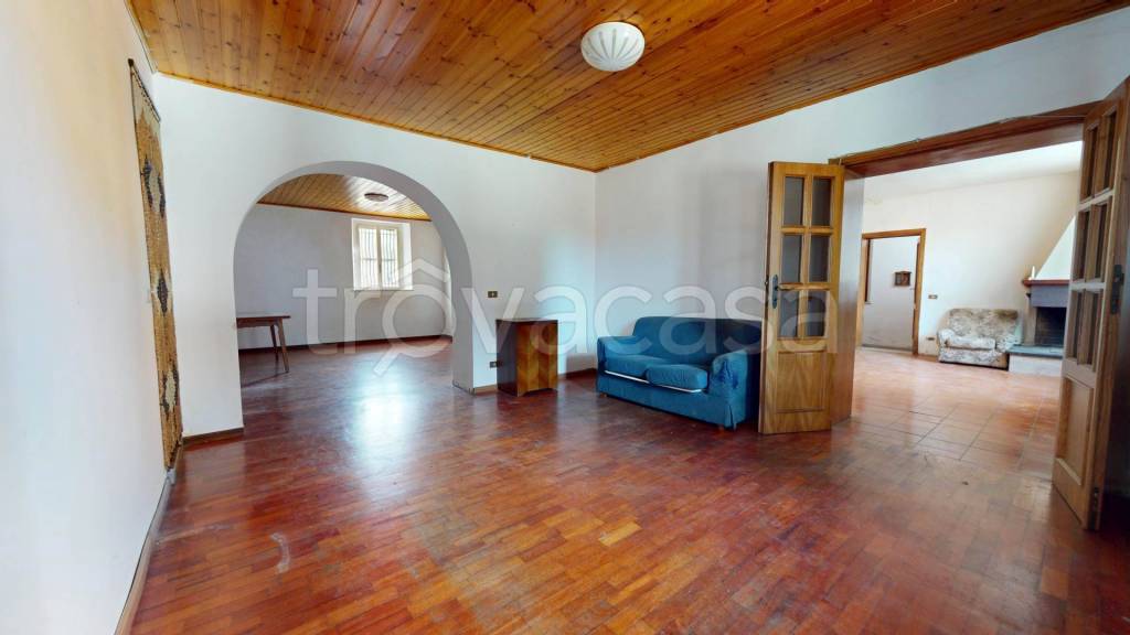 casa indipendente in vendita a Bettona in zona Passaggio