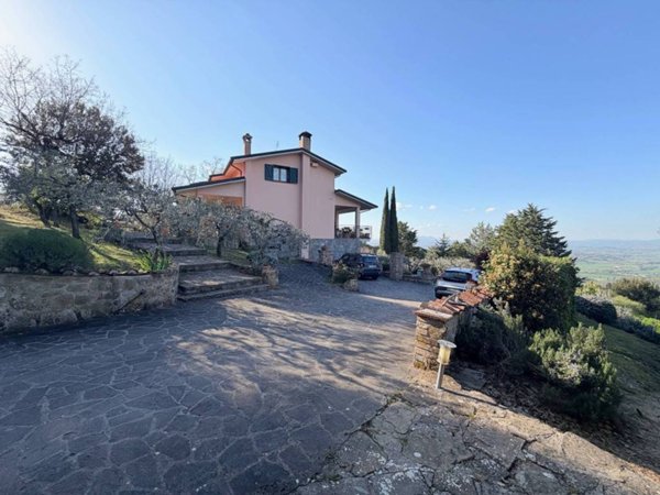 casa indipendente in vendita a Bettona