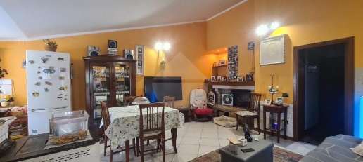 casa indipendente in vendita a Bettona in zona Colle