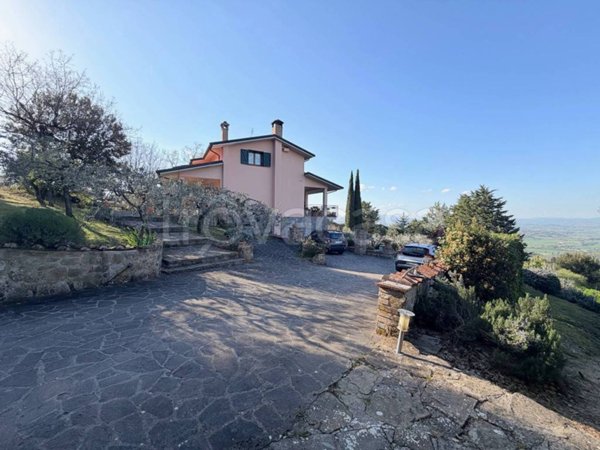 casa indipendente in vendita a Bettona