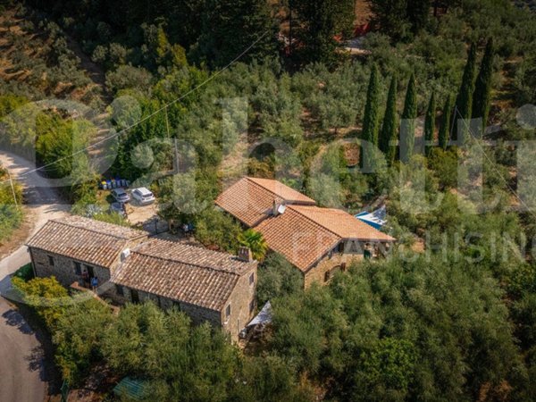 casale in vendita a Bettona in zona Colle