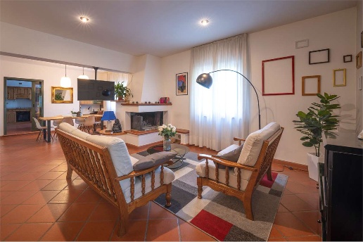 casa indipendente in vendita a Bettona in zona Passaggio
