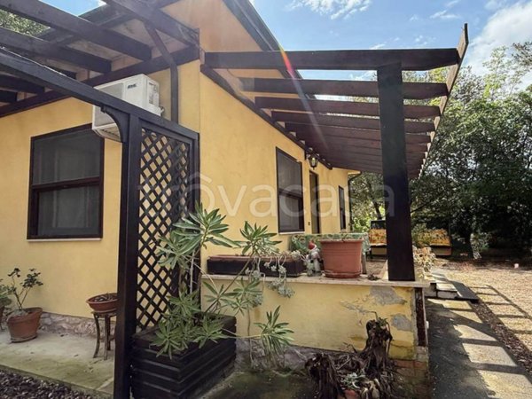 casa indipendente in vendita a Bettona in zona Colle
