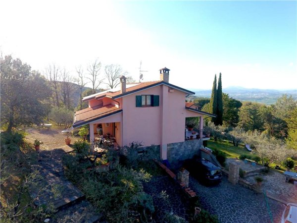 casa indipendente in vendita a Bettona in zona Colle