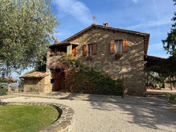 casa indipendente in vendita a Bettona in zona Colle