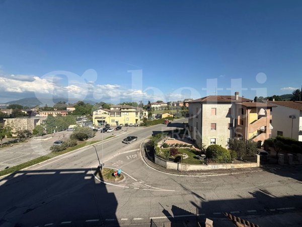 appartamento in vendita a Bettona in zona Passaggio