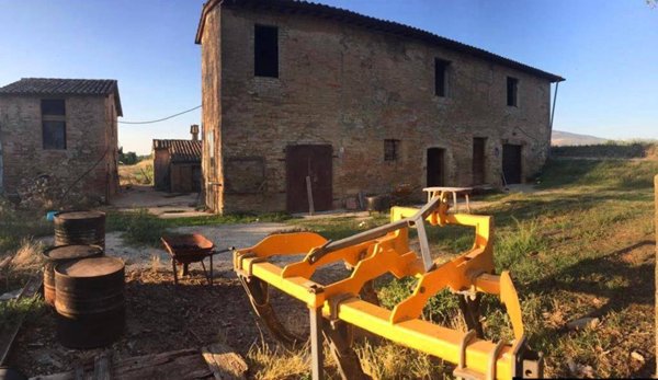 casa indipendente in vendita a Bevagna