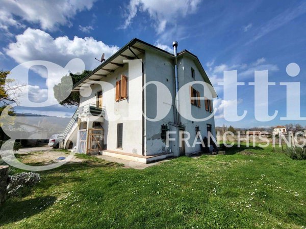 casa indipendente in vendita a Bevagna in zona Torre del Colle