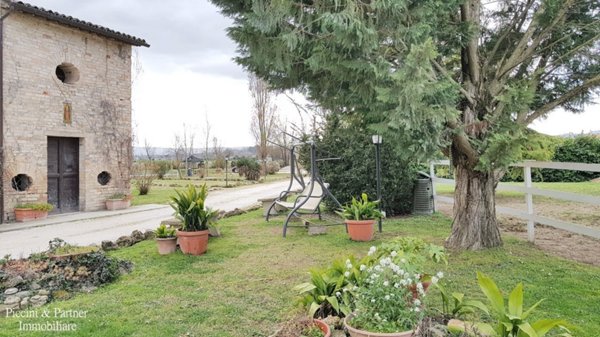 casa indipendente in vendita a Bevagna