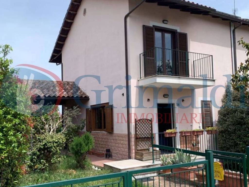 casa indipendente in vendita a Bevagna