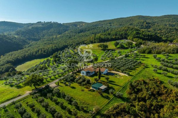 casa indipendente in vendita a Bevagna