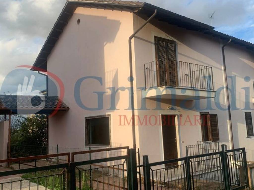 casa indipendente in vendita a Bevagna in zona Cantalupo
