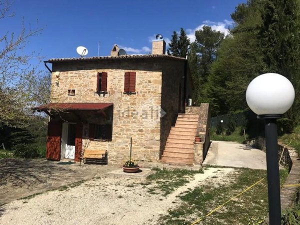pentavano in vendita a Bevagna