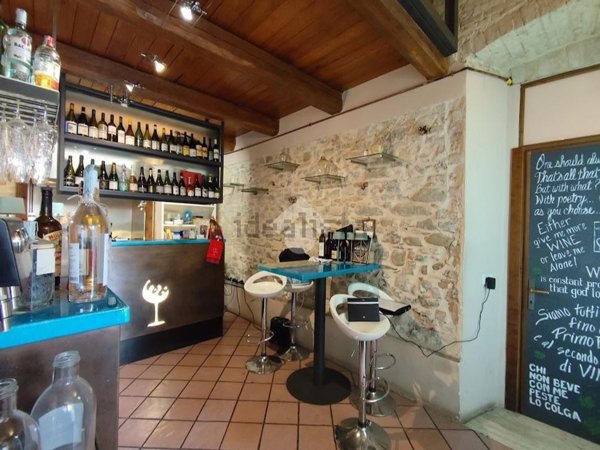 negozio in vendita a Bevagna