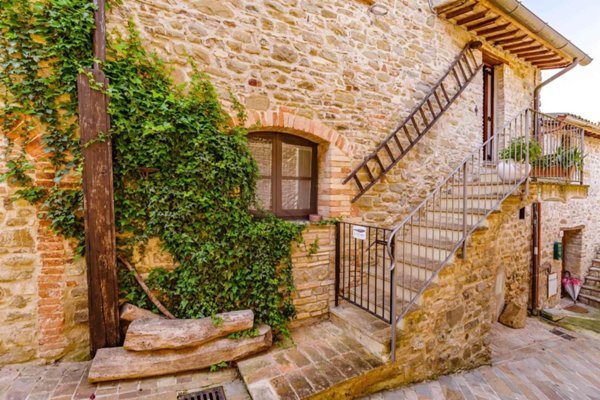 casa indipendente in vendita a Bevagna in zona Torre del Colle