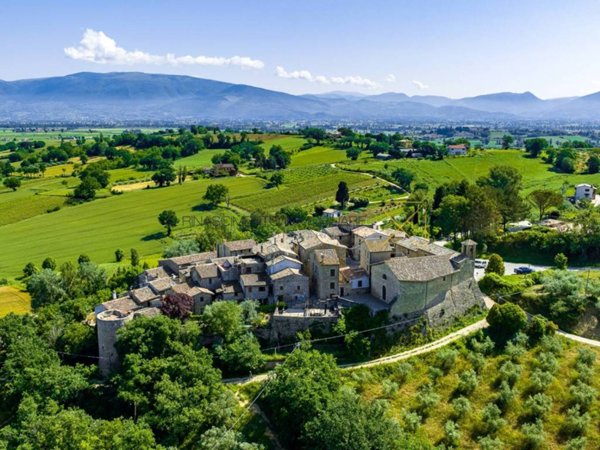 casa indipendente in vendita a Bevagna in zona Torre del Colle