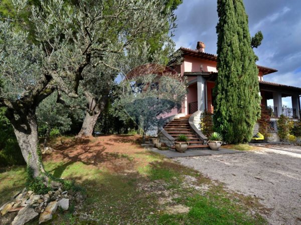 casa indipendente in vendita a Bevagna