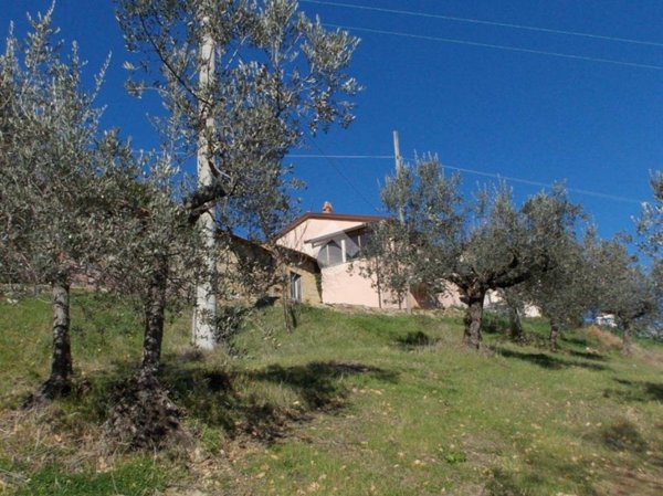 casa indipendente in vendita a Bevagna in zona Torre del Colle