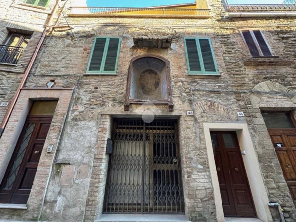 casa indipendente in vendita a Bevagna
