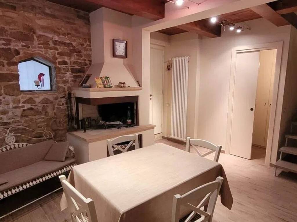 casa indipendente in vendita a Bevagna