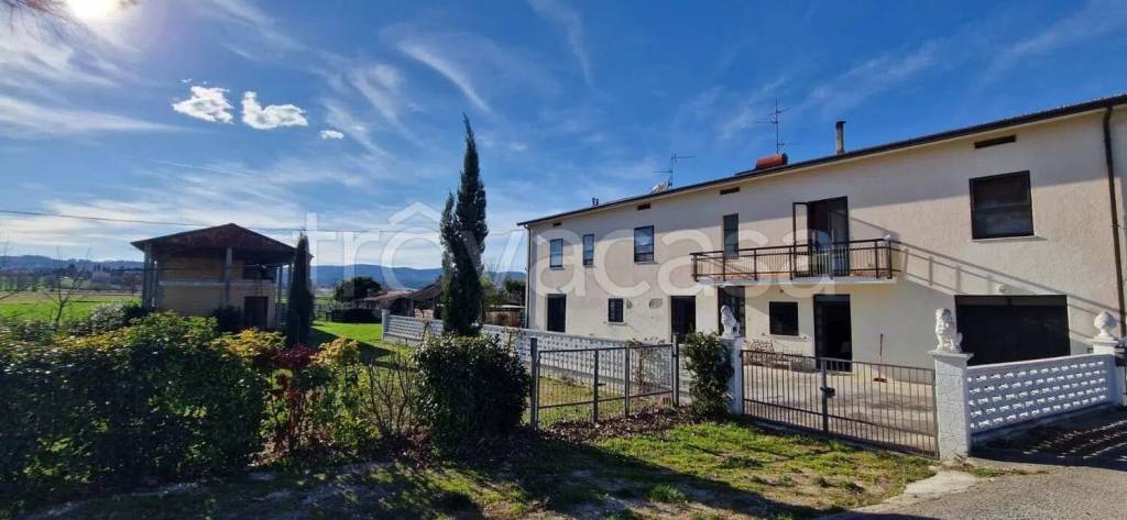 casa indipendente in vendita a Bevagna