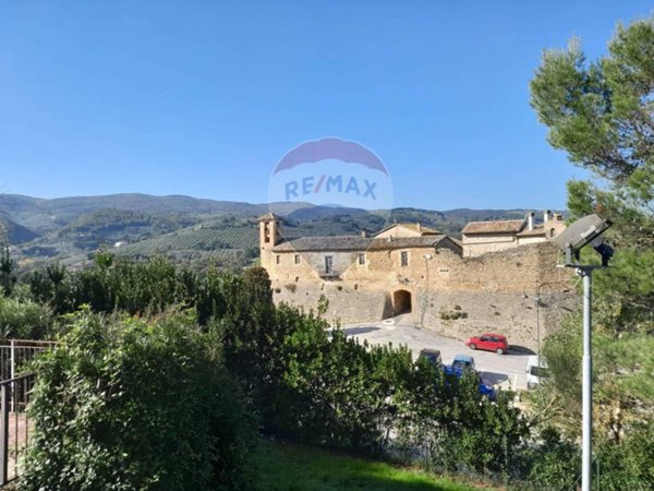 casa indipendente in vendita a Bevagna in zona Torre del Colle