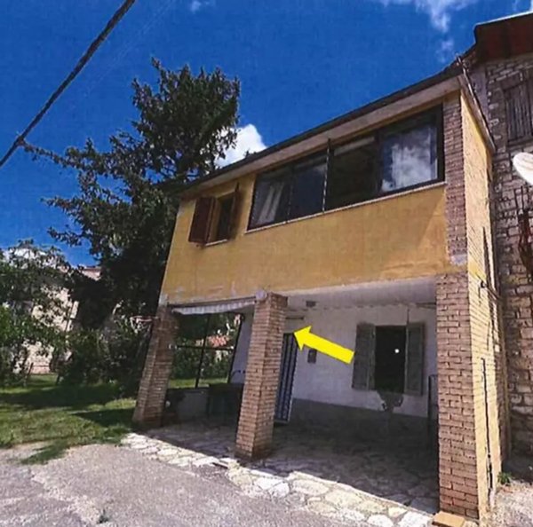 casa indipendente in vendita a Bevagna