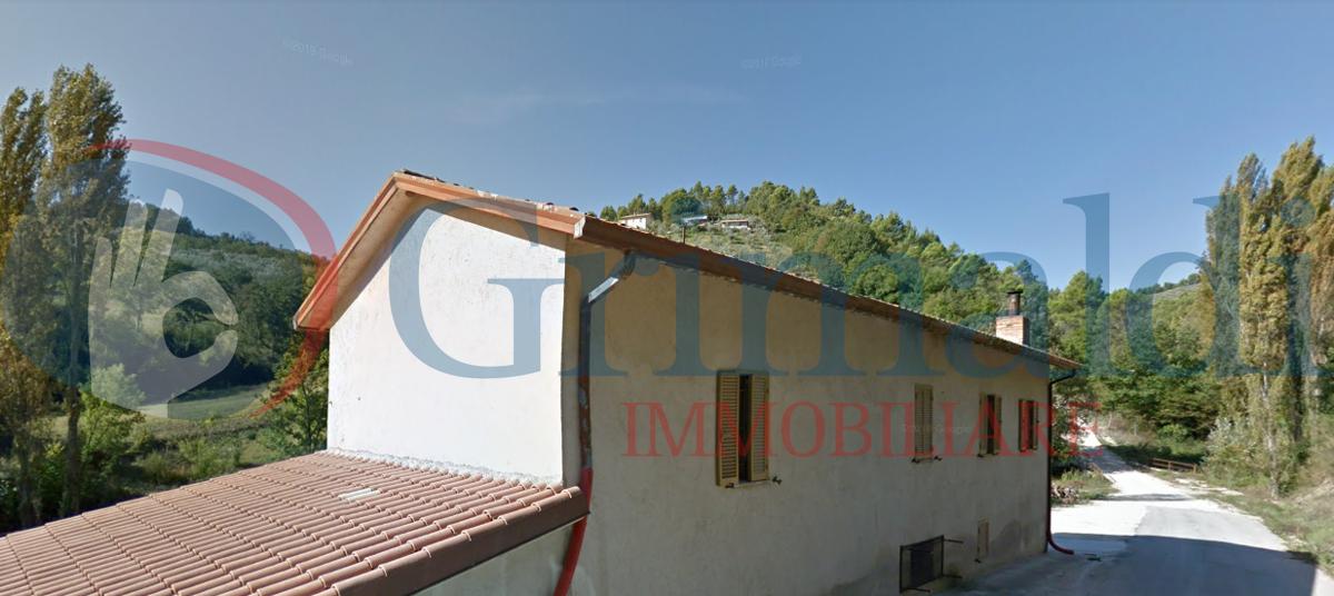 casa indipendente in vendita a Bevagna