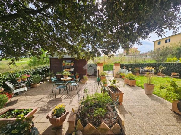 casa indipendente in vendita a Bevagna