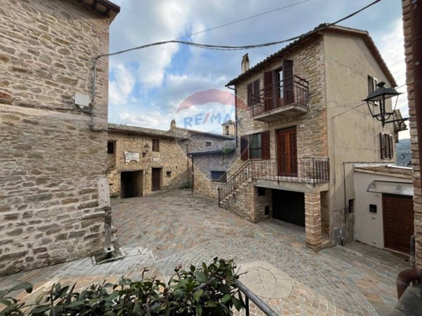 appartamento in vendita a Bevagna in zona Torre del Colle
