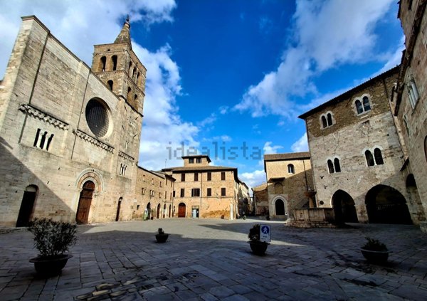 pentavano in vendita a Bevagna