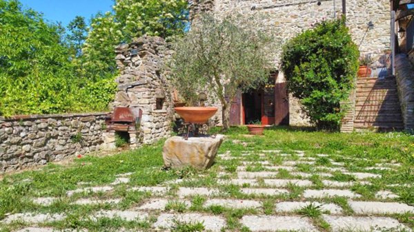 casa indipendente in vendita a Bevagna in zona Torre del Colle