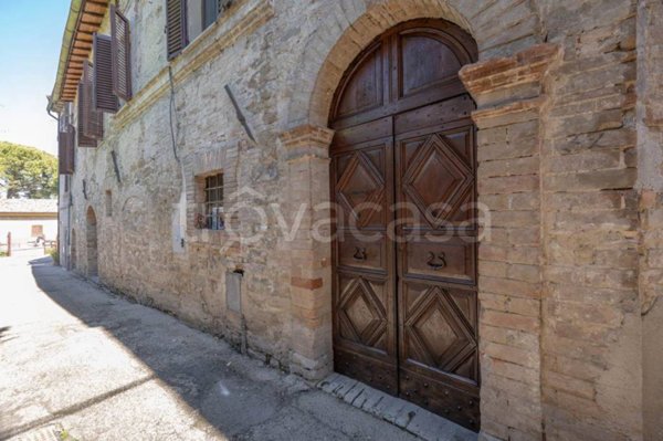 casa indipendente in vendita a Bevagna