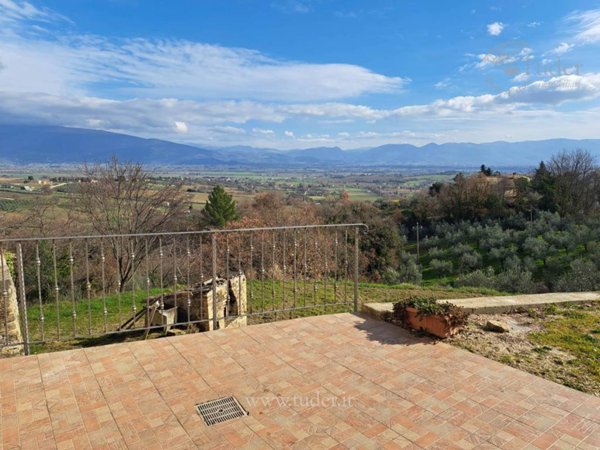 casa indipendente in vendita a Bevagna