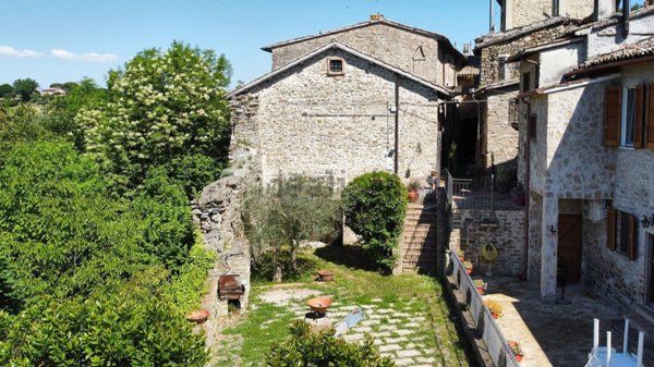 casa indipendente in vendita a Bevagna in zona Torre del Colle